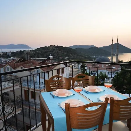 Tugce Aparthotel *